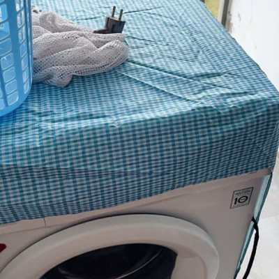 Áo trùm máy giặt cửa ngang (trước) cho máy từ 6 - 8 kg ,vải dù siêu bền tiện lợi , chống thấm nước , bảo vệ máy giặt dưới mọi thời tiết giao màu ngẫu nhiên