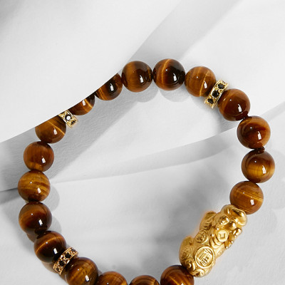 Vòng tay đá mắt hổ charm tỳ hưu bạc bọc vàng 24k Ngọc Quý Gemstones