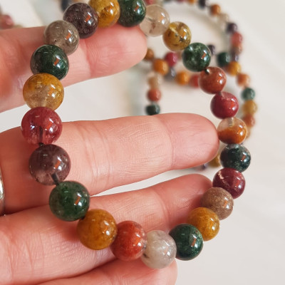 Vòng tay phong thuỷ may mắn đá Thạch anh Ưu linh đa sắc Size hạt 8mm đá Ưu linh đẹp sang trọng của đá thạch anh tự nhiên đa sắc giúp xua tan mệt mỏi, đem đến năng lượng tích cực may mắn tài lộc cho gia chủ ,tăng sự quyến rũ sang trọng cho phái đẹp ạ