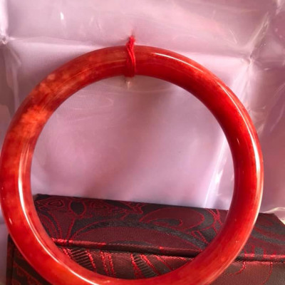 CHIẾC VÒNG SIZE 60MM TO ĐÁ CẨM THẠCH ĐỎ ĐẸP MÀU ĐỎ CAM TƯƠI BÓNG ĐẸP  HỢP MỆNH HỎA THỔ 58KG ĐẾN 69KG