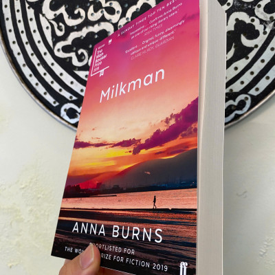 Sách - Milkman by Anna Burns | Irish Literature / Booker Prize Winner / Ngoại văn Nhập khẩu