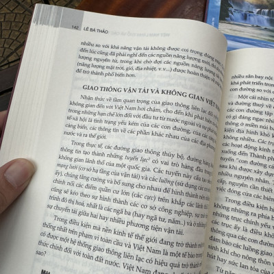 [Combo 2 cuốn] THIÊN NHIÊN VIỆT NAM - VIỆT NAM: LÃNH THỔ VÀ CÁC VÙNG ĐỊA LÝ - Lê Bá Thảo - Hanoi Books