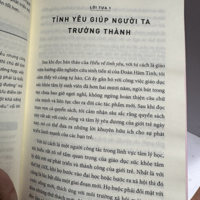 Hiểu Về Tình Yêu – Nhiều tác giả - Hương Nghi dịch – NXB Văn học – AZ VietNam