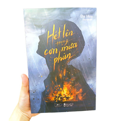 Sách - Hét Lên Trong Cơn Mưa Phùn