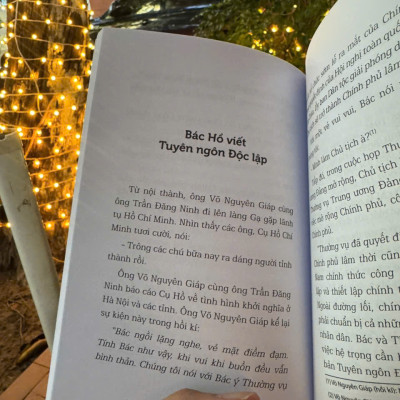 (Tái bản 2025) BÁC HỒ VIẾT TUYÊN NGÔN ĐỘC LẬP – Kiều Mai Sơn – NXB Kim Đồng