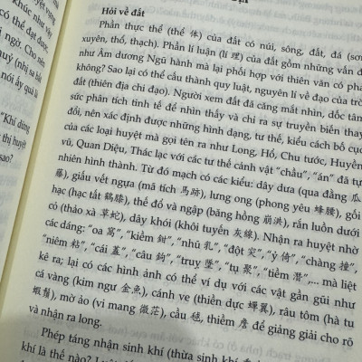 (bìa cứng) TRUYỆN XƯA NƯỚC NAM tập 1 - Những thế đất nổi tiếng - Hoà Chính Tử - NXB ĐH Sư Phạm