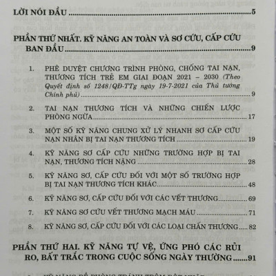 Sách Kỹ Năng An Toàn và Sơ Cấp Cứu Ban Đầu Trong Cuộc Sống Hàng Ngày (V2620A)
