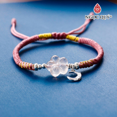 Vòng tay thắt dây thạch anh hồng hoa 5 cánh phối charm bạc mặt trăng treo - Ngọc Quý