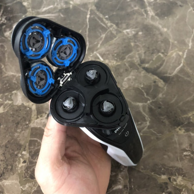 Máy cạo râu 3 lưỡi thương hiệu cao cấp Philips S5080 9W - HÀNG NHẬP KHẨU