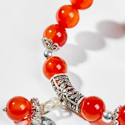 Vòng Tay Phong Thủy Nữ Đá Mã Não Đỏ Phối Charm Cung Hoàng Đạo Song Tử (8mm) Mệnh Hỏa, Thổ Ngọc Quý Gemstones