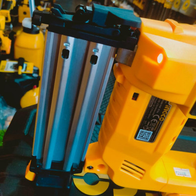 Súng bắn đinh dùng pin 20V INGCO CBNLI2002 - HÀNG CHÍNH HÃNG