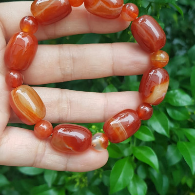 Vòng tay nữ đá mã não đỏ vân phối kiểu hạt thống hạt tròn size hạt 13mm Màu đỏ đậm nhạt vân tự nhiên nữ mệnh hoả mệnh thổ đeo may mắn rẻ xinh đẹp ạ