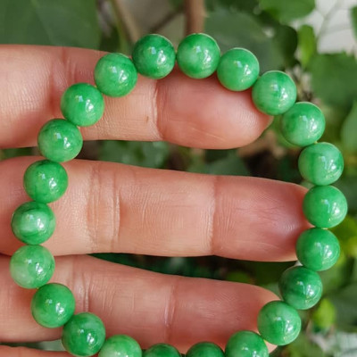 Vòng tay phong thủy đá cẩm thạch xanh tươi size hạt 8mm hay 8li màu xanh ngọc tươi trẻ đẹp nữ mệnh mộc mệnh hỏa mệnh thủy ạ