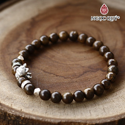 Vòng trầm tốc tròn 6mm phối charm bạc hồ ly - Ngọc Quý Gemstones