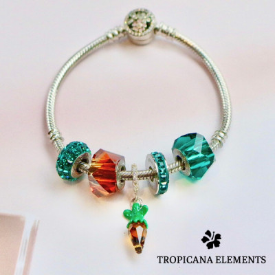 Vòng Tay Tropicana Phối Charm Swarovski Pha Lê Màu Xanh Lá Cà Rốt