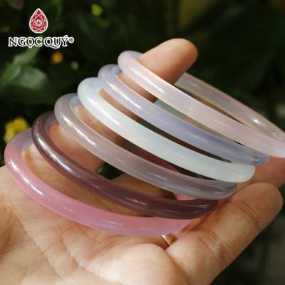 Vòng tay đá chalcedony trắng bản tròn 6mm - Ngọc Quý Gemstones