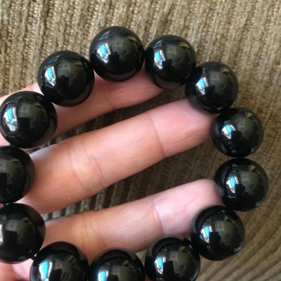 CHIẾC VÒNG MAY MẮN ĐÁ MÃ NÃO ĐEN 16LY ĐÚNG 13 HẠT  NAM ĐEO MỆNH THUỶ MỘC ĐÚNG CUNG SANH TỐT Ạ