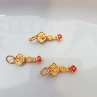 Phụ Kiện Charm Vòng Tay Nữ đẹp Hình Gậy Như Ý màu vàng phối vòng tay Nữ phối với vòng đeo tay của mình xinh xinh ạ