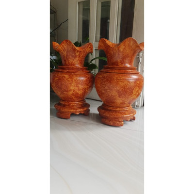 Cặp Bình củ tỏi bụng tròn đẹp gỗ nu gỗ hay gỗ gõ vẽ nu cao 42cm x đk bình 25cm x chân 20cm ý nghĩa cặp bình đem đến Bình An, phú quý tài Lộc trưng phòng khách nhà đẹp lắm 2 bên bàn thờ Thần Tài sáng đẹp sang luôn ạ