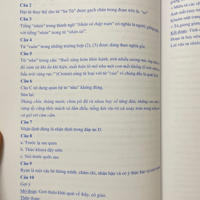 Sách 30 Đề tổng ôn kiến thức Tiếng Việt vào Lớp 6