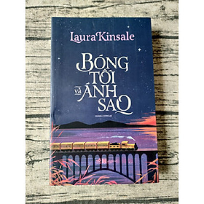 Bóng Tối Và Ánh Sao