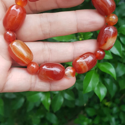 Vòng tay nữ đá mã não đỏ vân phối kiểu hạt thống hạt tròn size hạt 13mm Màu đỏ đậm nhạt vân tự nhiên nữ mệnh hoả mệnh thổ đeo may mắn rẻ xinh đẹp ạ