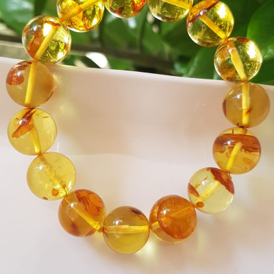 Vòng Hổ Phách tự nhiên Size Nam 14,5mm Vòng Vip cao cấp sịn hiếm quá đẹp xuất sắc 14,5mm Đá Hổ Phách Màu Vàng Anh trong bắt ánh sáng ánh lên quá đẹp đẳng cấp sang luôn Vòng chuẩn hợp Nam mệnh Kim mệnh Thổ mệnh Thủy đeo ạ