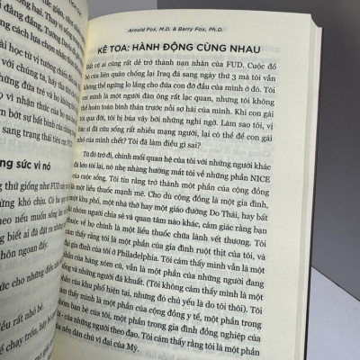 VƯỢT LÊN TRÊN TƯ DUY TÍCH CỰC: BIẾN SUY NGHĨ THÀNH HÀNH ĐỘNG (Lời Mở Đầu Của Tác Giả Mitch Horowitz Một Ấn Phẩm Của Quỹ Napoleon Hill) - Nhiều Tác Giả - Ngô Khiết dịch - Tân Việt Books