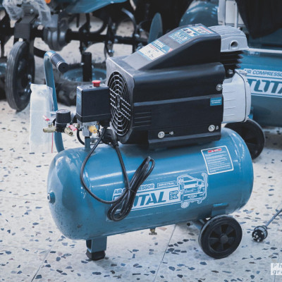 MÁY NÉN KHÍ CÓ DẦU 1.5KW (2HP) 24L TOTAL TC120246 - HÀNG CHÍNH HÃNG