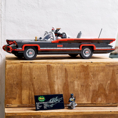 Đồ Chơi Lắp Ráp Xe Batmobile Huyền Thoại LEGO SUPERHEROES 76328 (1822 chi tiết)