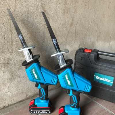 Máy cưa kiếm Makita dùng pin 28V tặng kèm 3 lưỡi cưa