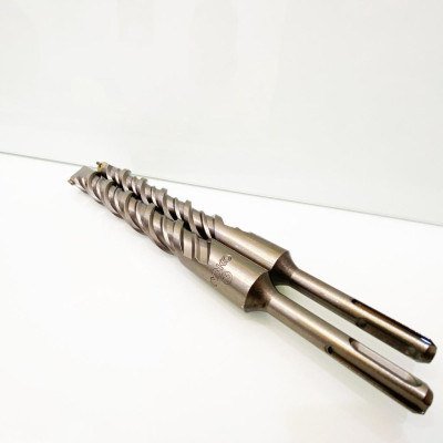 MŨI KHOAN BÊ TÔNG XUYÊN TƯỜNG ĐẦU DẸT KYNKO MKBTXT- 25260 đường kính phi 25mm dài 260mm