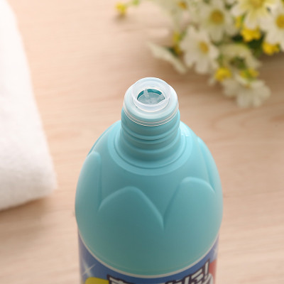 Nước tẩy trắng quần áo Rocket 600ml