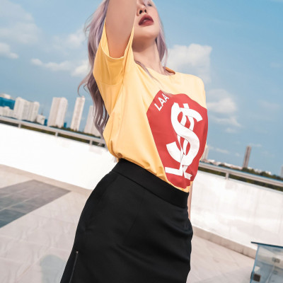 LAAS Áo thun logo dollar vàng dễ mặc thoải mái