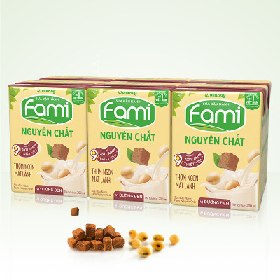Thùng Sữa Đậu Nành Vinasoy Fami Nguyên Chất Vị Đường Đen (200ml x 36 Hộp)