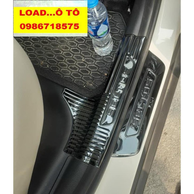 Ốp Bậc Cửa, Nẹp Bước Chân Trong, Ngoài Xe KIA Seltos 2022-2020 Vân Titan Cao Cấp