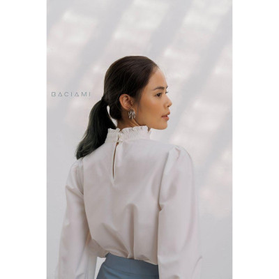 Baciami-Áo Trắng Cổ Lọ Nhún Bèo