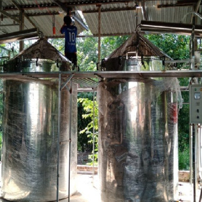 Tinh dầu Hoa Phong Lữ 100ml Mộc Mây - tinh dầu thiên nhiên nguyên chất 100% - chất lượng vượt trội - mùi hương nồng nàn, quyến rũ, kích thích, hưng phấn vượt trội - Có kiểm định