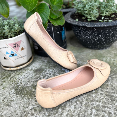 Giày búp bê da bò mũi tròn khóa vuông đế bằng Trường Hải da mềm 2 màu đen,kem GBB525