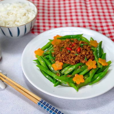 Thịt chưng mắm tép Lê Gia