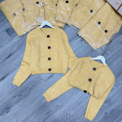 Áo len cardigan vàng siêu HOT 2025