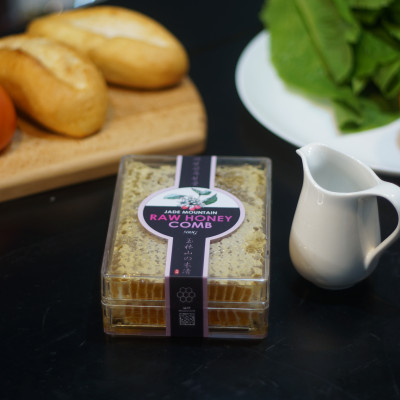 Mật Ong Bánh Tổ Jade Mountain Chứa Sáp Ong Nguyên Vẹn Chất Lượng Cao 500gr