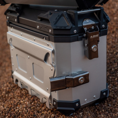 Thùng nhôm bên hông xe máy LS2