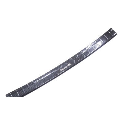 Ốp chống trầy cốp trong, ngoài carbon xe Toyota Innova 2017- 2022 – vân cacbon cao cấp