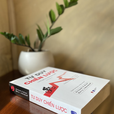 Sách Tư Duy Chiến Lược – Lý Thuyết Trò Chơi Thực Hành, Avinash K.Dixit và Barry J.Nalebuff, NXB Dân Trí (Bìa mềm, Phát hành 2023, Nguyễn Tiến Dũng và Lê Ngọc Liên dịch, 544 trang, khổ 14,5x 20,5cm, Bách Việt Books)