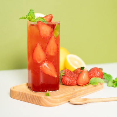 Mứt dâu pha chế Déli - chai 1L